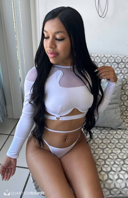 Alejandra (Photo)