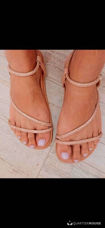 Ani (Photo)