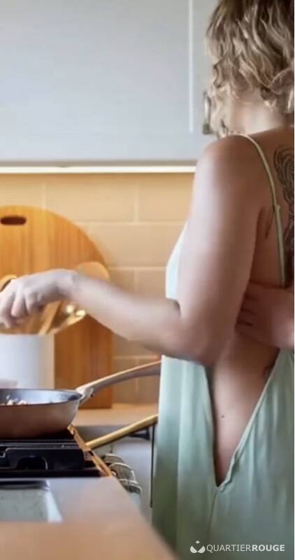 Le voisin pervers est de retour (Photo)