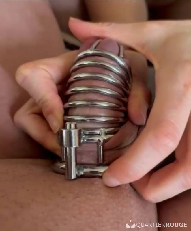 Le voisin pervers est de retour (Photo)