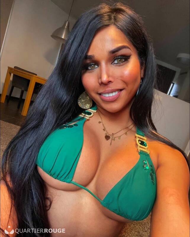 Sofia Party TS (Photo)