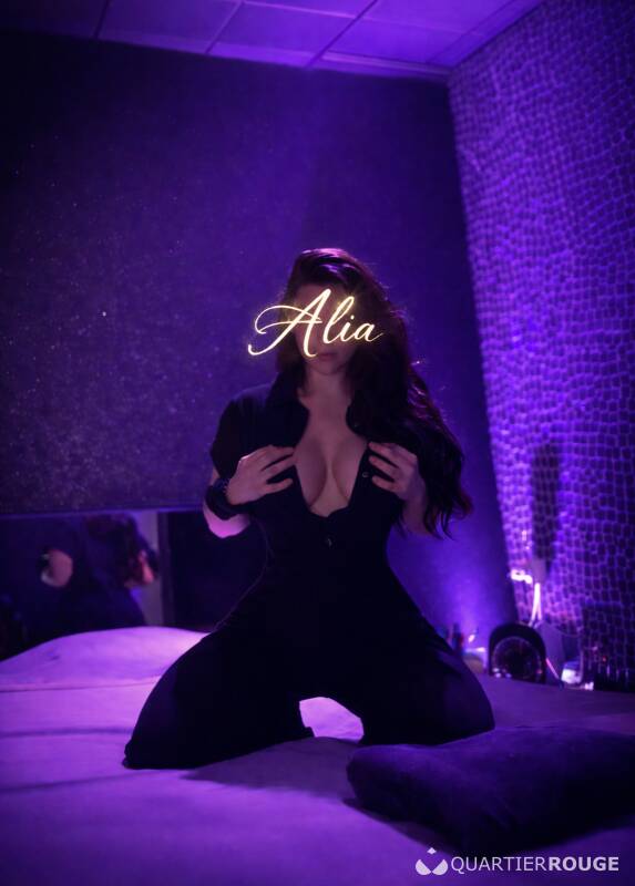 ALIA MASSAGE (Photo)