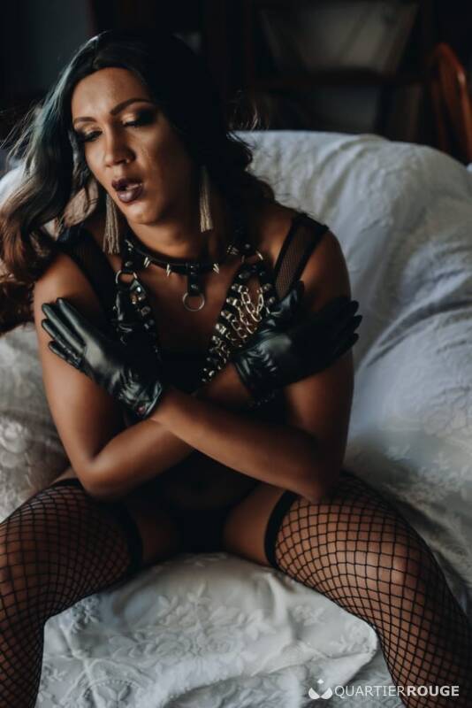 NICOLLY BENKER (Photo)