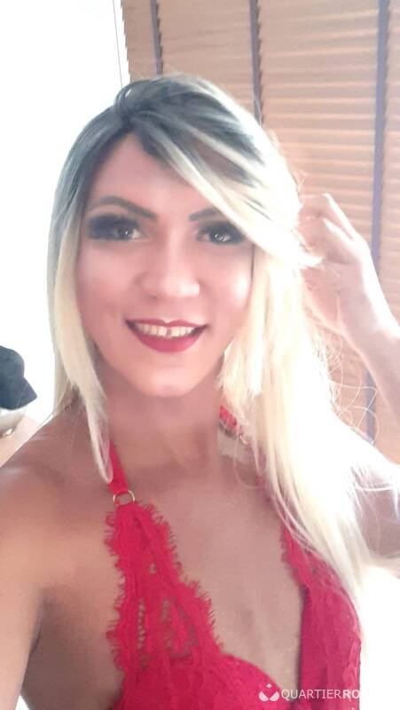 NICOLLY BENKER (Photo)