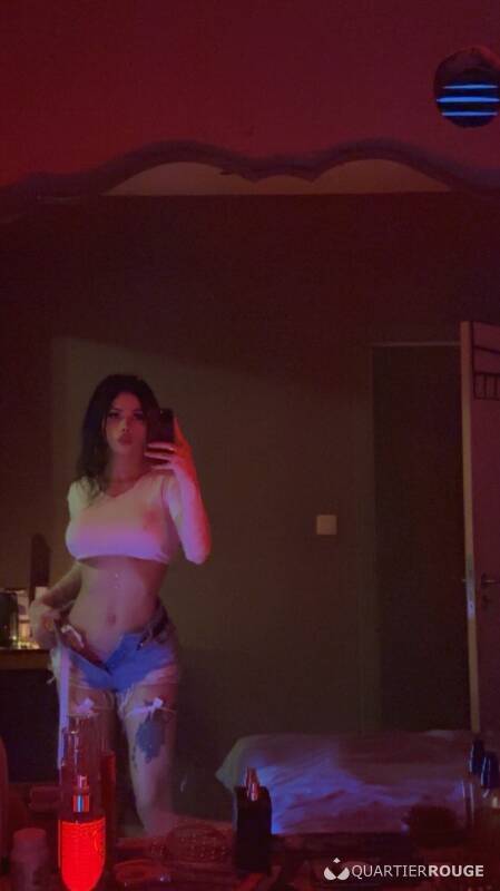 Hot Dominat (Photo)