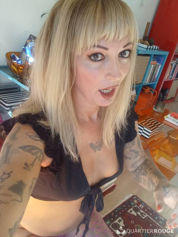 Ella (Photo)