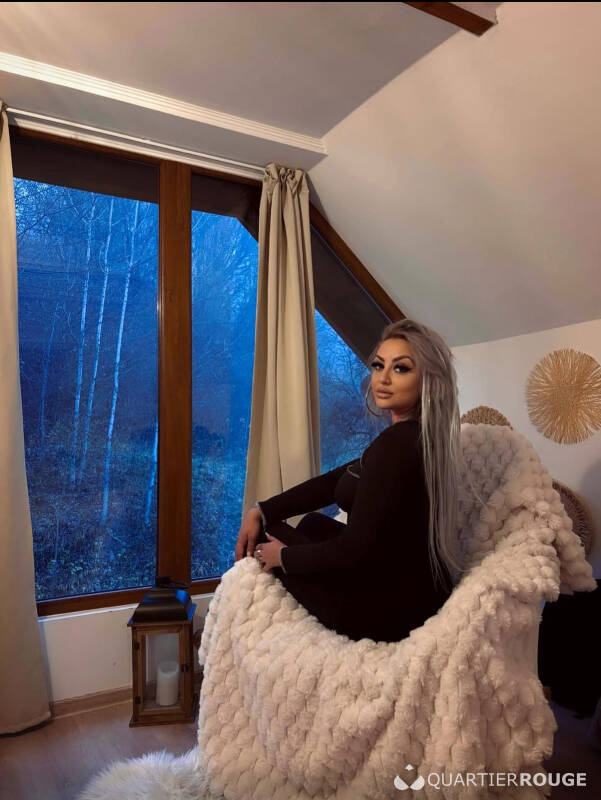 Anya (Photo)