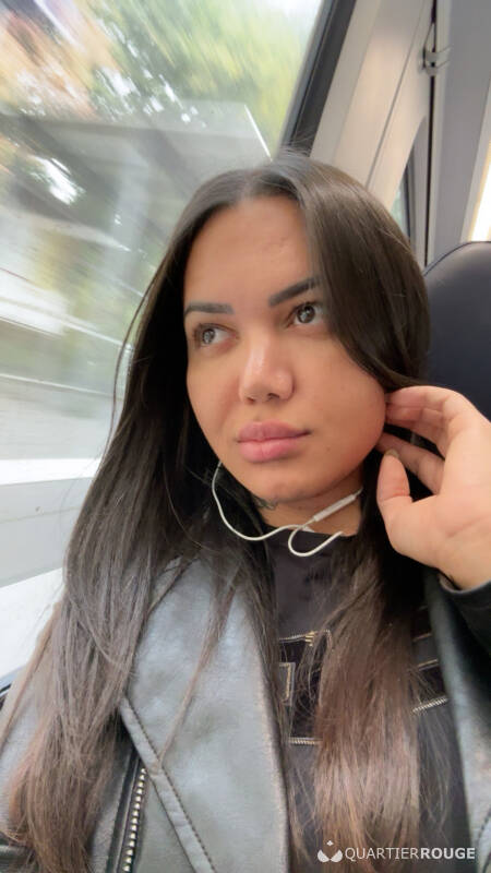 Deborah Tavares (Photo)