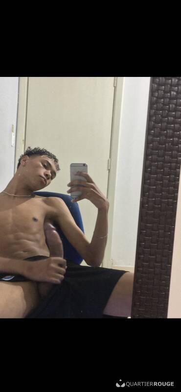 Bayron Sex Hot (Photo)