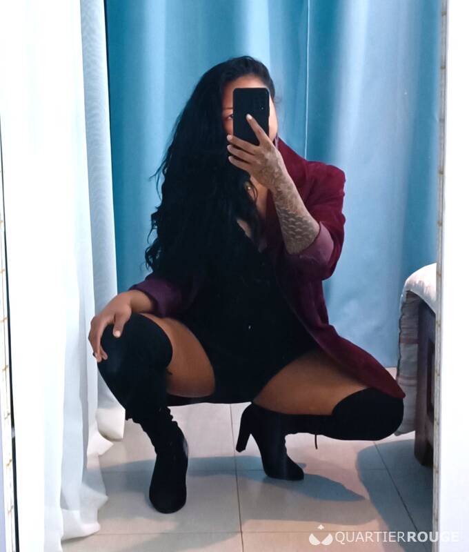 Maya Electra (Photo)