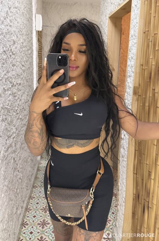 Nahomy Safeira (Photo)