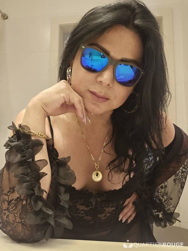 IRENE (Photo)