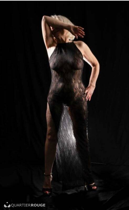 Anne Valerie (Photo)