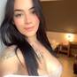 Laura (Photo #8)
