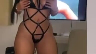 Valentina caliente