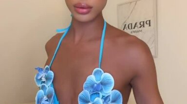 Zahia HOT