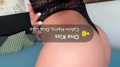 Andrea Hot