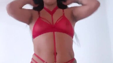 Thayná índia Bella brésilienne